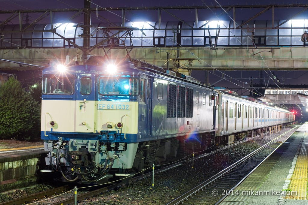 209系ウラ61編成 長野配給 (EF64-1032牽引) 209系ウラ61編成 長野配給 (EF64-1032牽引)