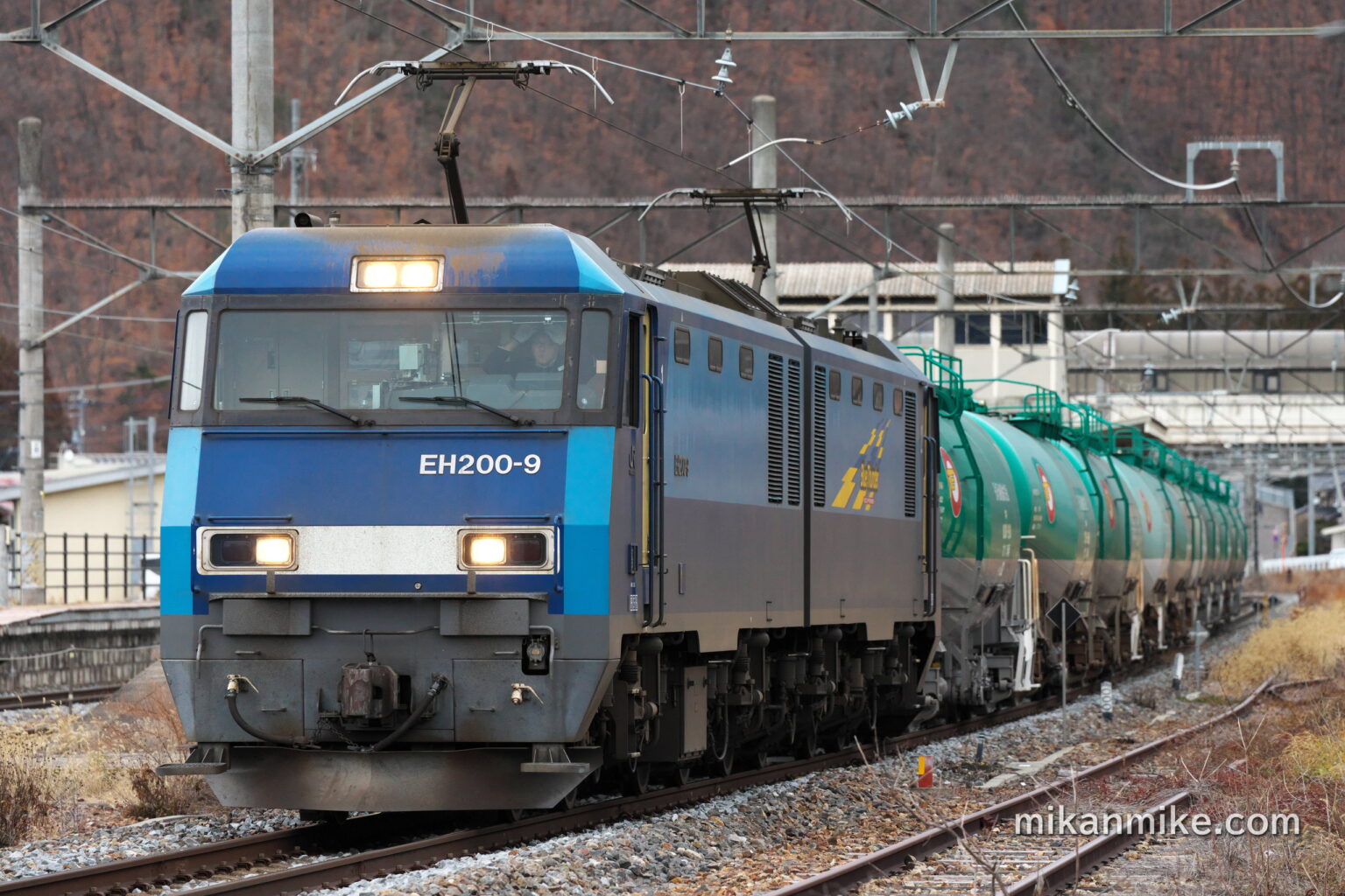 篠ノ井線 石油返空貨物 2084レ EH200-9号機(2025/12/21) | mikanmike ~てすとぶろぐ~