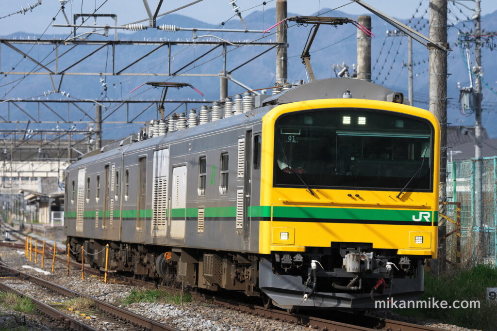 篠ノ井線を走行するE493系01編成