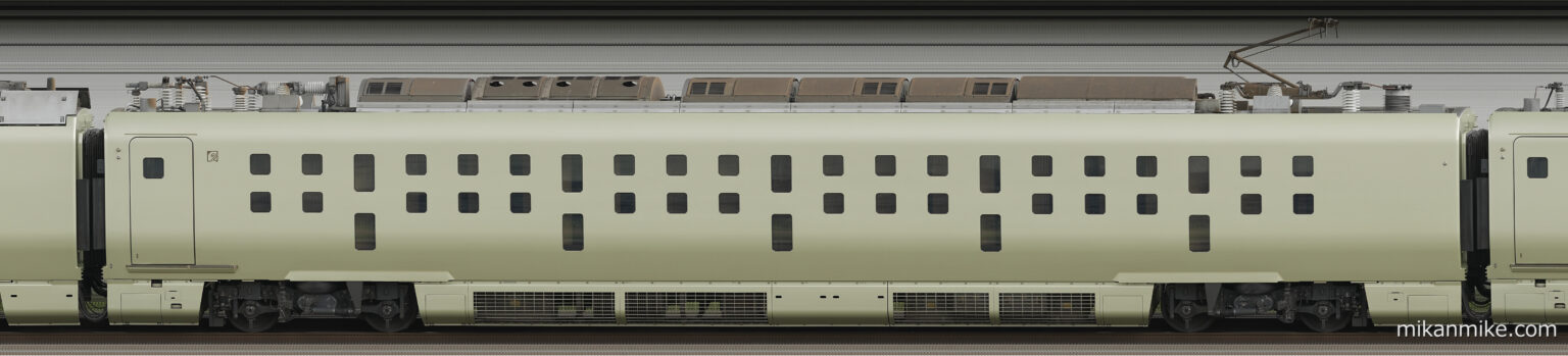 E001-2(2号車)