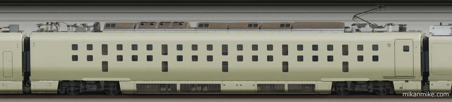 E001-9(9号車)