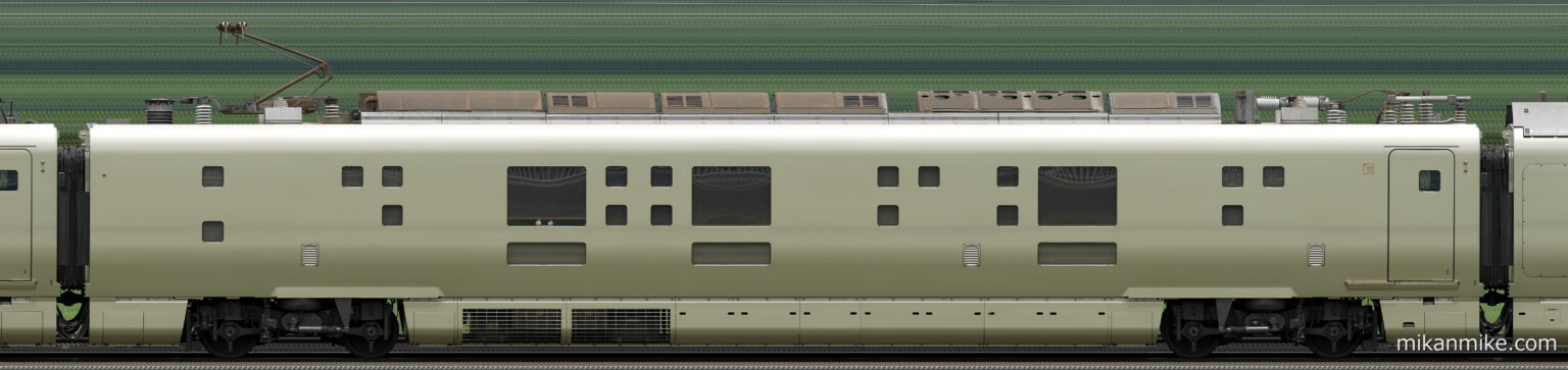 E001形 2号車のサイドビュー
